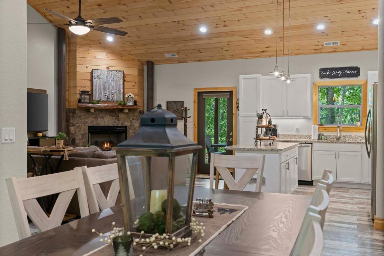 Stunning Views, Superb Atmosphere, Modern Amenities, In The Middle Of Nature Bryson City Bagian luar foto