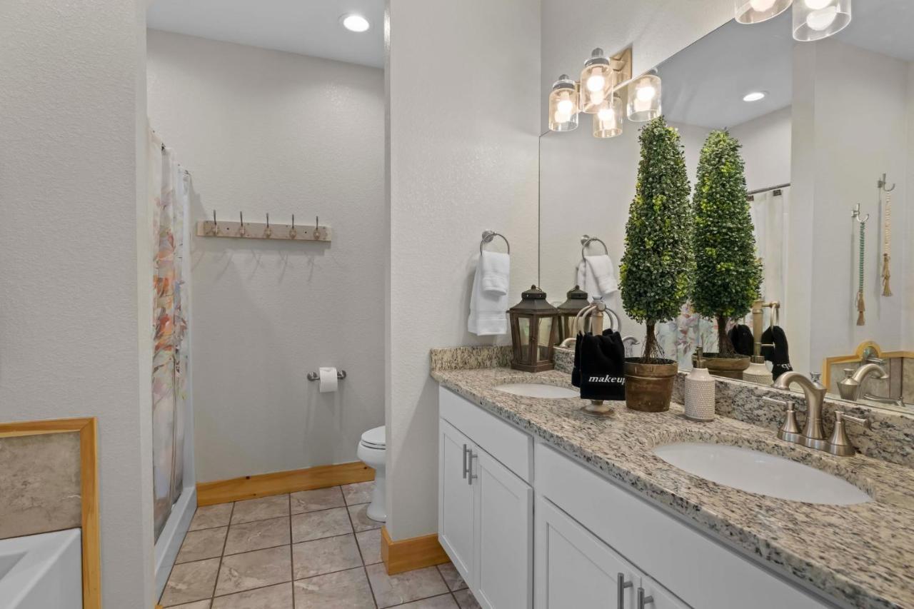 Stunning Views, Superb Atmosphere, Modern Amenities, In The Middle Of Nature Bryson City Bagian luar foto
