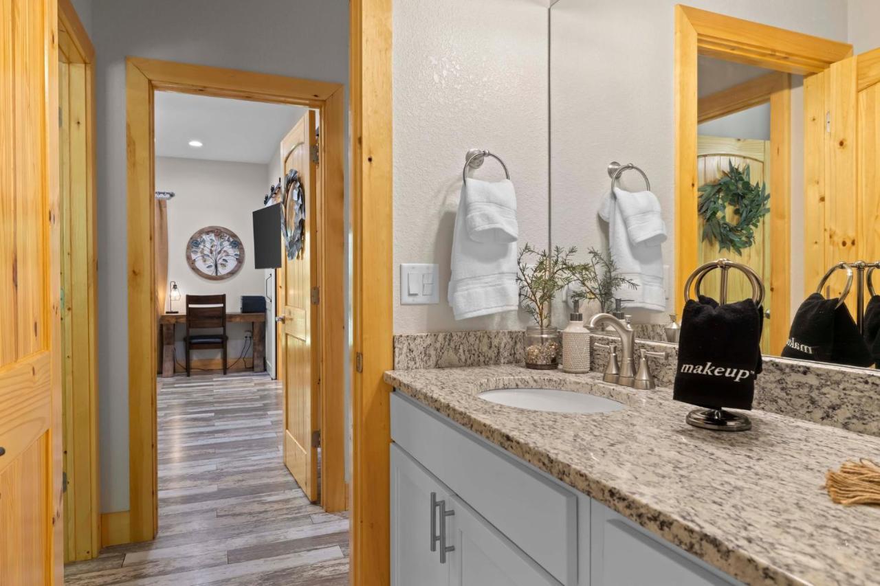 Stunning Views, Superb Atmosphere, Modern Amenities, In The Middle Of Nature Bryson City Bagian luar foto